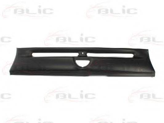 SKODA 115 710 412 решітка радіатора